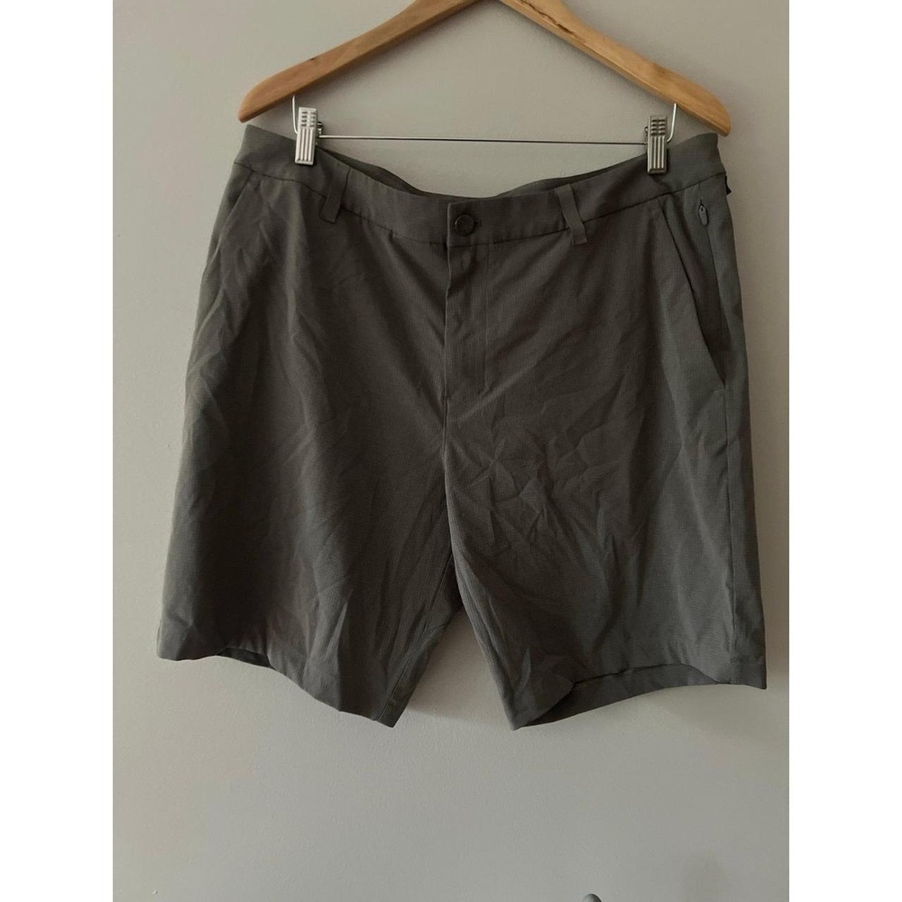 Lululemon Men's Classic Fit Shorts Army Green Size 36